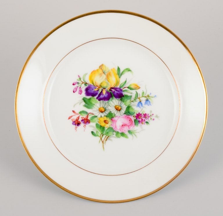 Bing & Grøndahl, five porcelain lunch plates hand-painted with polychrome flowers and gold - 5