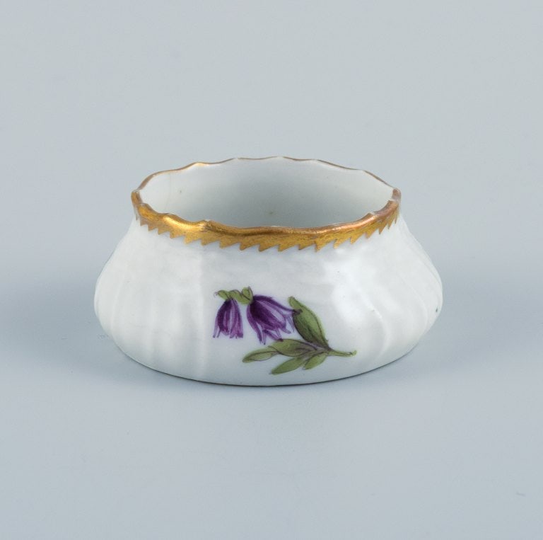 Royal Copenhagen, Saxon Flower. A set of four salt jars, hand painted with flowers and gold edge. - 3