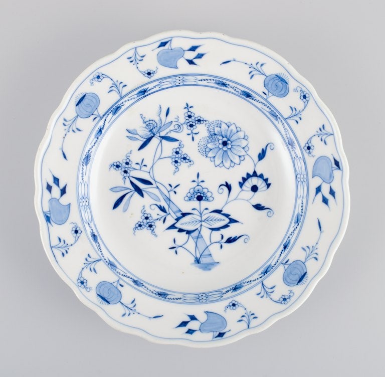 Stadt Meissen, three deep plates - Blue Onion pattern. - 3