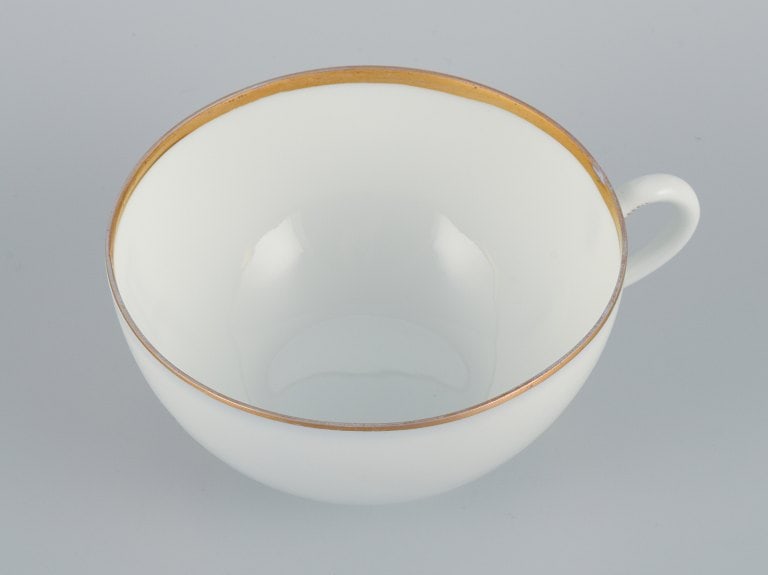 Rosenthal, Germany, a set of three large teacups and matching porcelain saucers. Thin white - 4