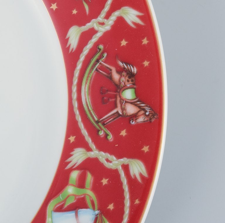 Rosenthal, Germany. A set of five Christmas plates in porcelain decorated with Christmas motifs on - 3