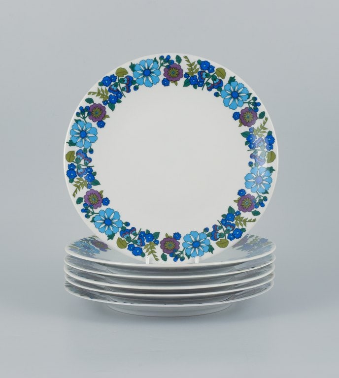 Paar, Bavaria, Jaeger & Co, Germany. A set of six retro dinner plates in porcelain with a floral: Paar, Bavaria, Jaeger & Co, Germany. A set of six retro dinner plates in porcelain with a floral motif. Approx. 1970s. Stamped Jaeger & Co. In perfect condition. Dimensions: D 24.0 cm. Reserve: 