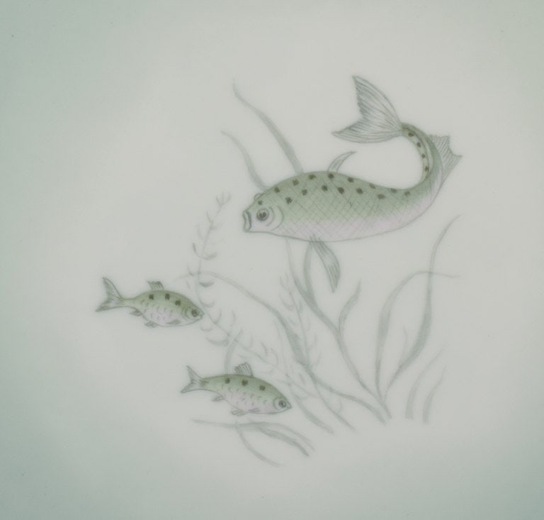 Th. Karlinder for Bing & Grondahl. Six hand-painted dinner plates with fish motifs. - 2