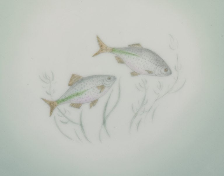 Th. Karlinder for Bing & Grondahl. Six hand-painted dinner plates with fish motifs. - 3