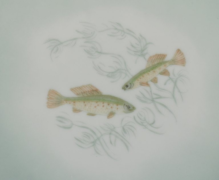 Th. Karlinder for Bing & Grondahl. Six hand-painted dinner plates with fish motifs. - 4