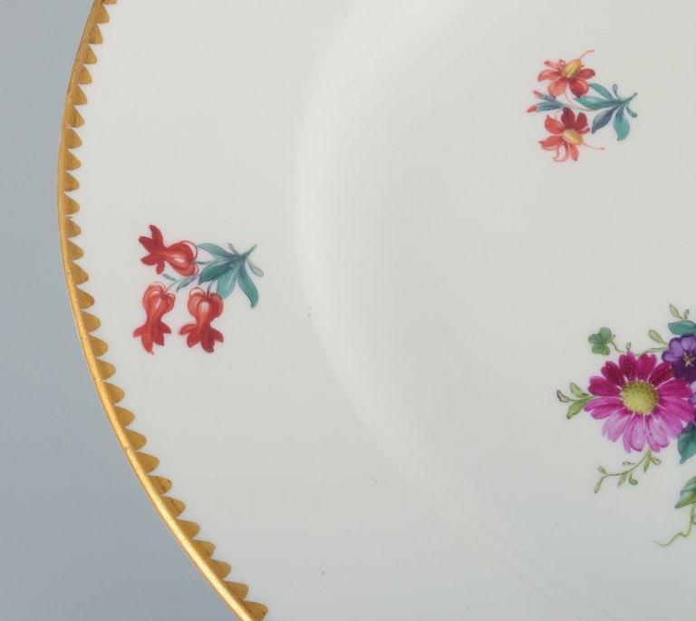 B&G, Bing & Grondahl Saxon flower. Large serving dish decorated with flowers and gold rim. - 4