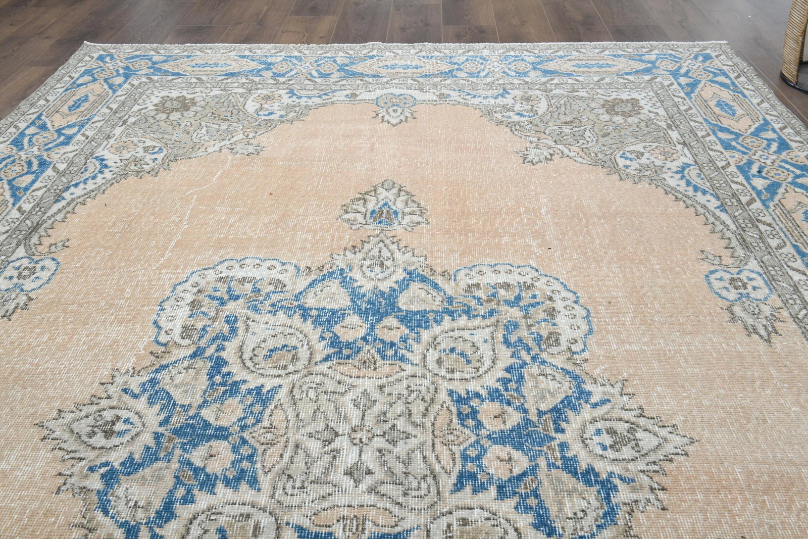 9'4x12'4 ft, LUXURY TURKISH RUG: Title: 9'4x12'4 ft, LUXURY TURKISH RUG Description: This Turkish one-of-a-kind Anatolian Vintage Rug is hand-knotted and handwoven by the most skilled artisans who use pure wool, in muted, natural ton