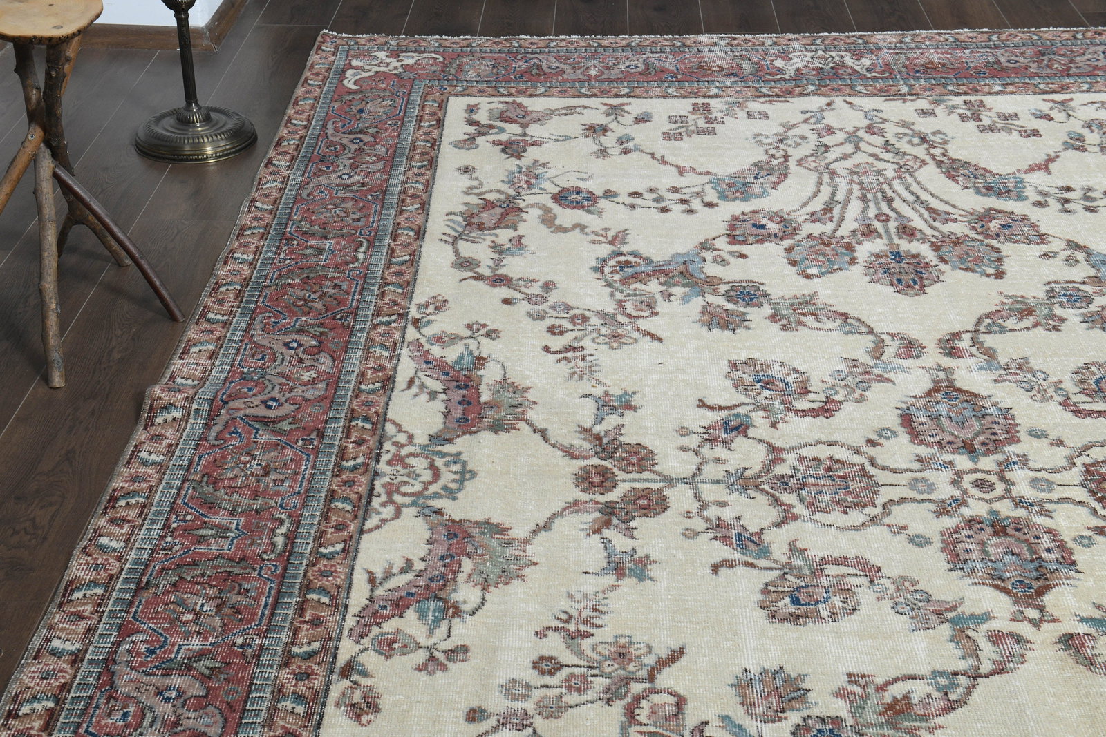 7'9x12'5 ft, MINIMALIST WOOL RUG: Title: 7'9x12'5 ft, MINIMALIST WOOL RUG Description: This Turkish one-of-a-kind Anatolian Vintage Rug is hand-knotted and handwoven by the most skilled artisans who use pure wool, in muted, natural