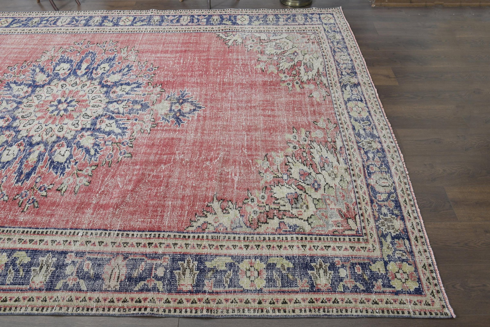 7.9x11.4 ft, LUXURY AREA DÉCOR: Title: 7.9x11.4 ft, LUXURY AREA DÉCOR Description: This Turkish one-of-a-kind Anatolian Vintage Rug is hand-knotted and handwoven by the most skilled artisans who use pure wool, in muted,