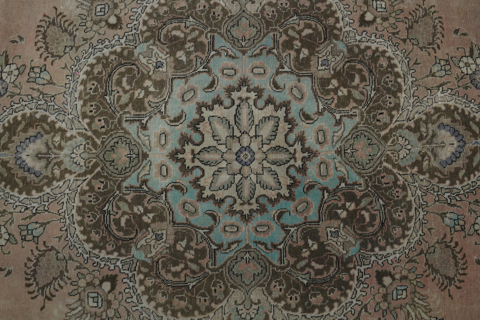 9'3x12'1 ft, VINTAGE AESTHETIC RUG: Title: 9'3x12'1 ft, VINTAGE AESTHETIC RUG Description: This Turkish one-of-a-kind Anatolian Vintage Rug is hand-knotted and handwoven by the most skilled artisans who use pure wool, in muted, natural