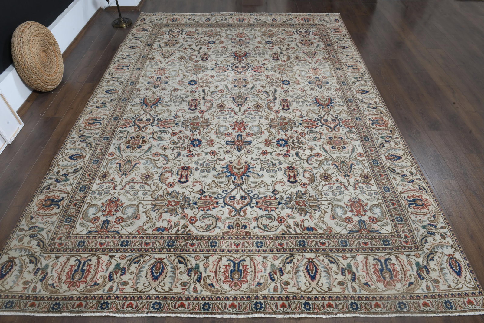 8'8x12'6 ft, BEIGE MINIMALIST RUG, Oversized: Title: 8'8x12'6 ft, BEIGE MINIMALIST RUG, Oversized Description: This Turkish one-of-a-kind Anatolian Vintage Rug is hand-knotted and handwoven by the most skilled artisans who use pure wool, in