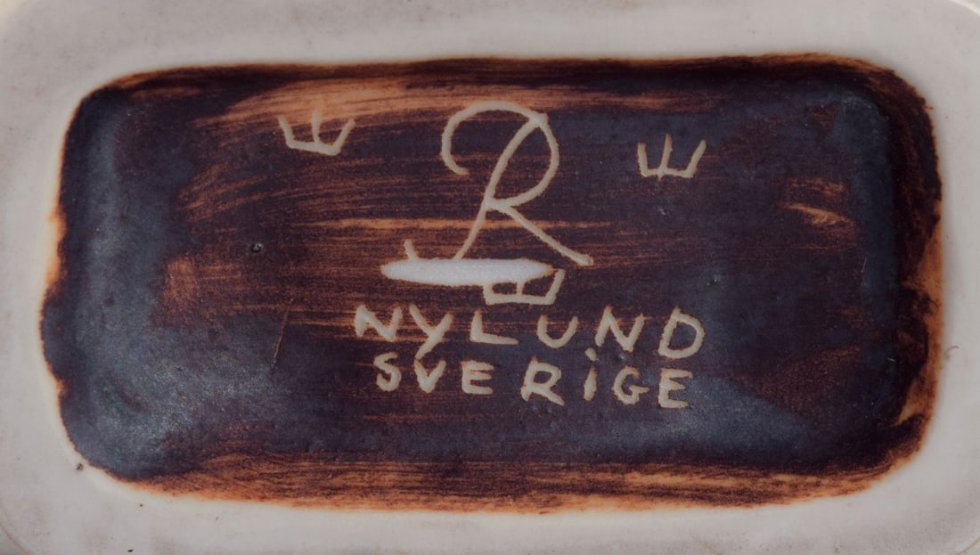 Gunnar Nylund for Rörstrand. Small ceramic vase in light tones. Mid-20th C - 7