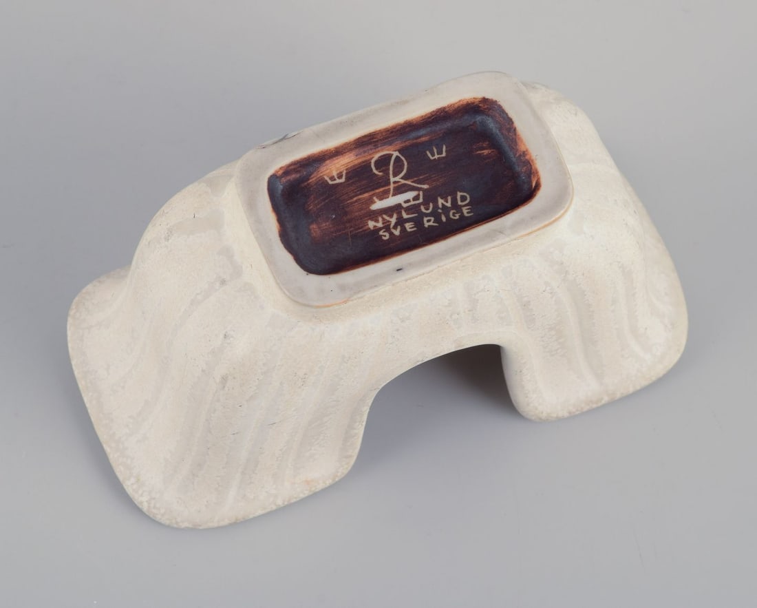 Gunnar Nylund for Rörstrand. Small ceramic vase in light tones. Mid-20th C - 8