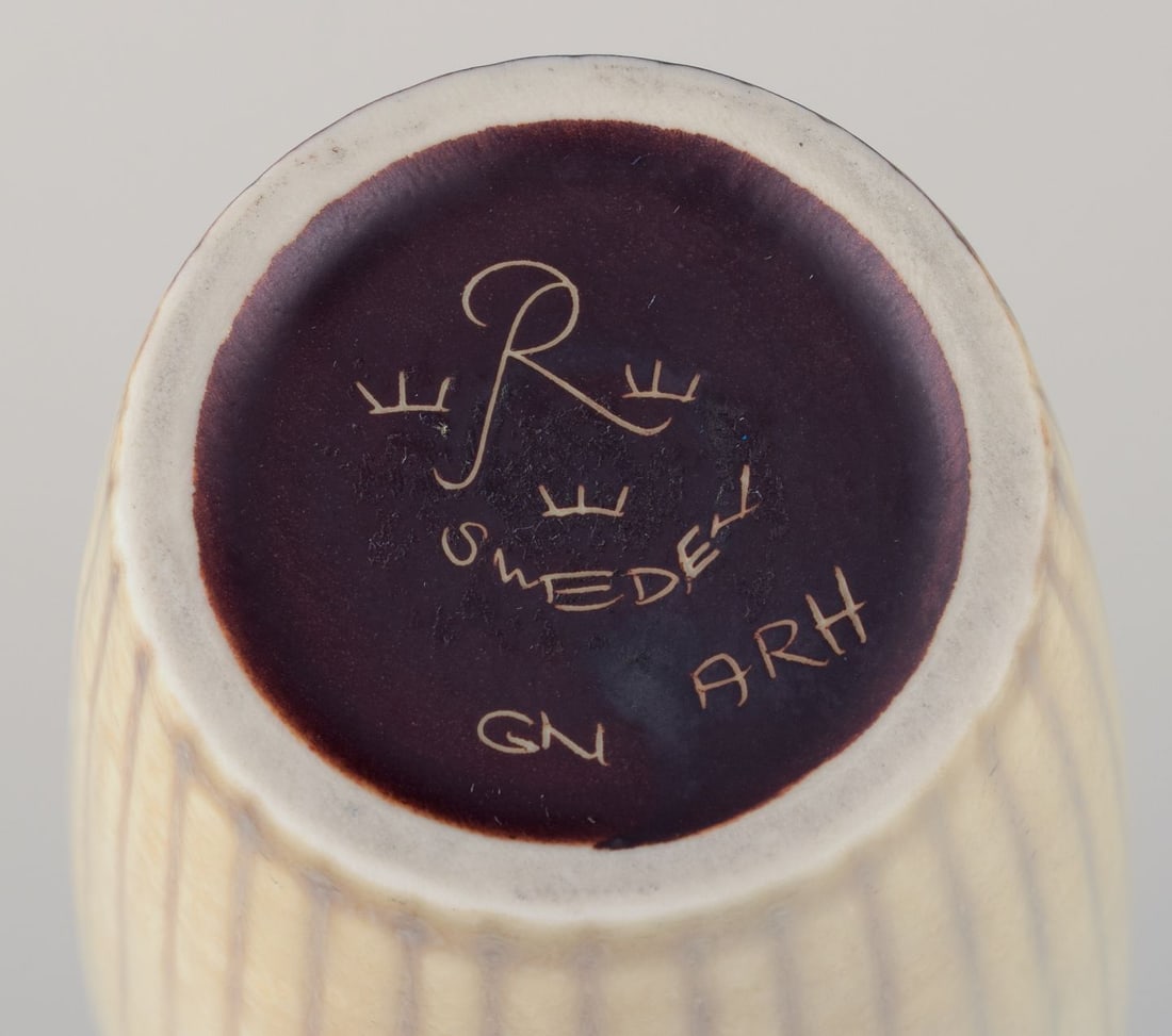 Gunnar Nylund for Rörstrand. Ceramic vase with glaze in light tones. Ribbed design. Mid-20th C. - 8