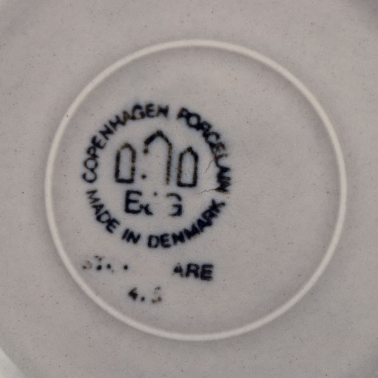 Bing & Grøndahl, "Tema". Five sets of tea cups and saucers in stoneware. - 7