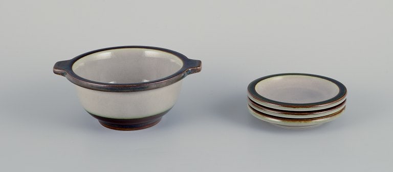 Bing & Grøndahl, "Tema". Three small plates and a small bowl in stoneware. 1970s. (1 of 7)
