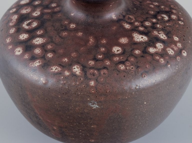 European studio ceramicist. Unique ceramic vase. Glaze in brown tones. - 5