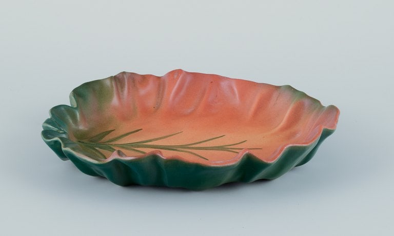 Ipsens Enke, Denmark. Ceramic bowl with wavy rim. Design depicting plant growth. Glaze in orange and - 4