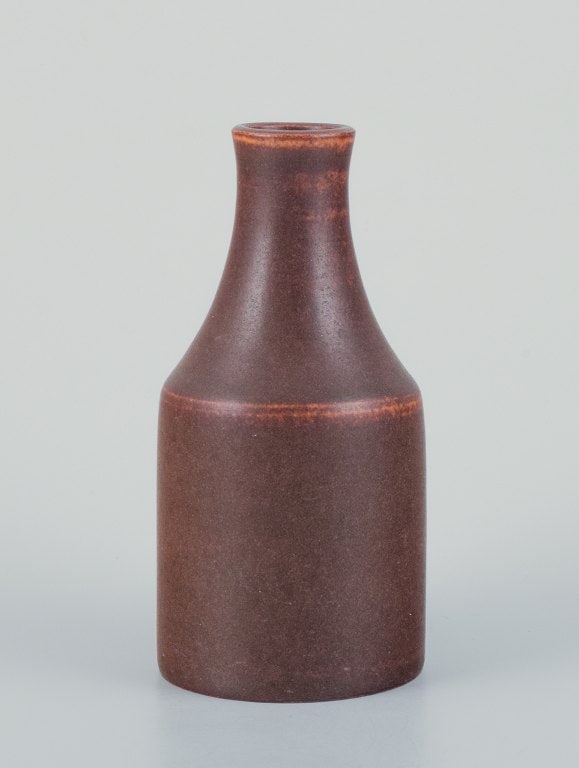 Ingrid and Erich Triller, Sweden. Unique ceramic vase decorated with brown-toned glaze. - 2
