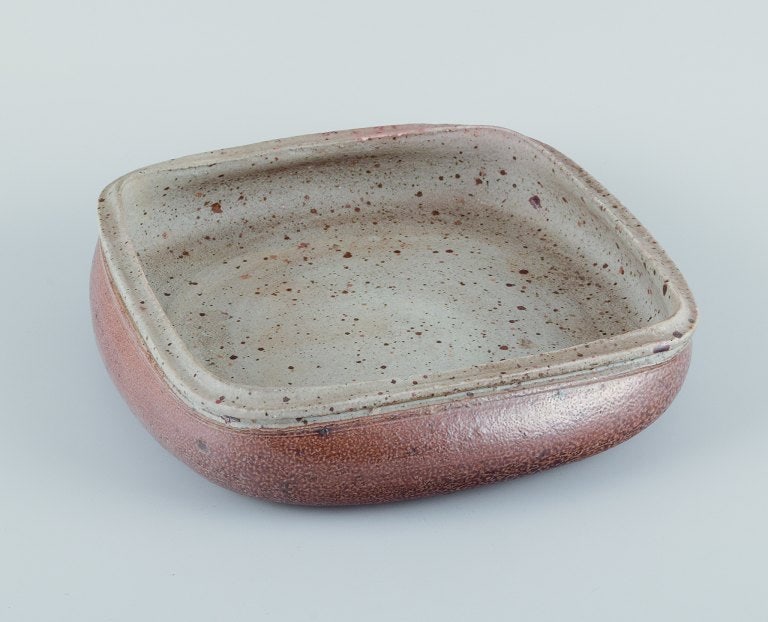 Nils Kähler for Kähler, ceramic bowl on four low feet. Square shape. Glaze in earthy (1 of 9)