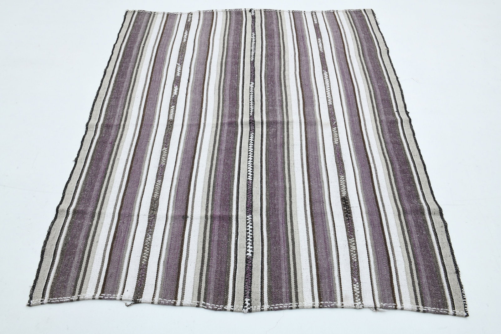 5.1x6.1 ft, TURKISH OUSHAK RUG: Title: 5.1x6.1 ft, TURKISH OUSHAK RUG Description: This Turkish one-of-a-kind Vintage Flatweave Kilim Rug is hand-knotted and handwoven by the most skilled artisans who use pure wool, in vibrant, natu