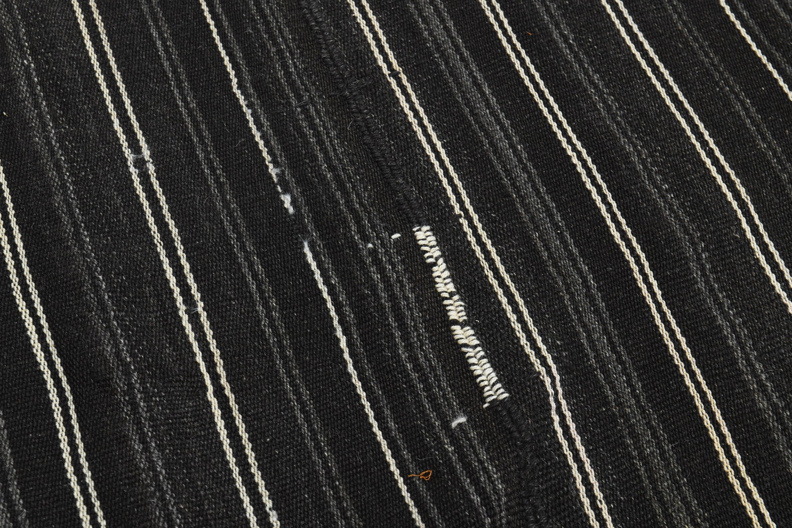 6'3x9.7 ft, BLACK KILIM RUG - 19