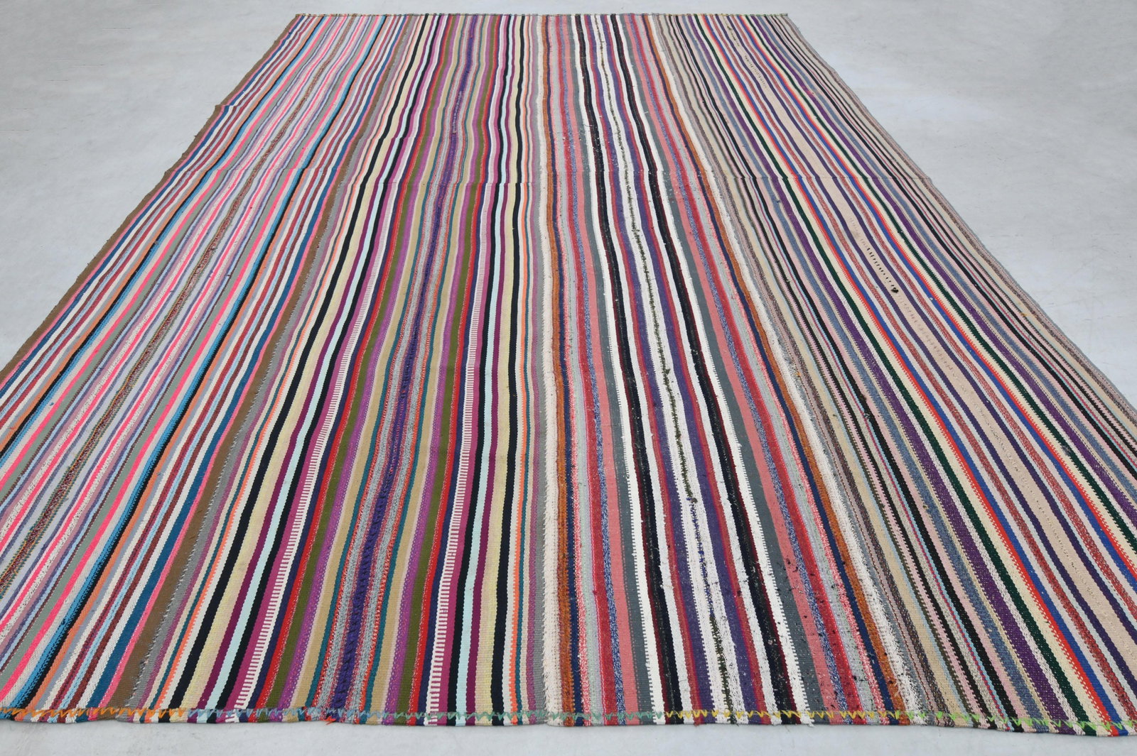 10.3x14.7 ft, COLORFUL AREA RUG - 16