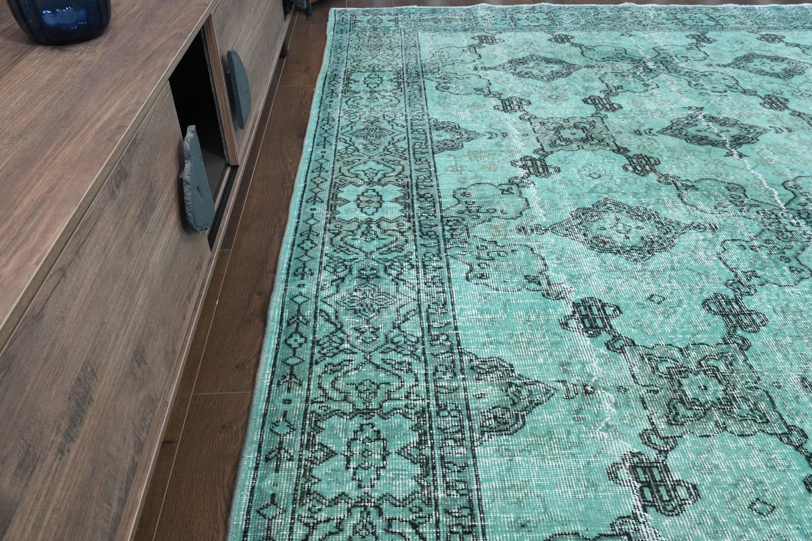 7'3x10'7 ft, OVERSIZED LARGE RUG: Title: 7'3x10'7 ft, OVERSIZED LARGE RUG Description: This Turkish one-of-a-kind Vintage Turkish Rug is hand-knotted and handwoven by the most skilled artisans who use pure wool, in muted, natural