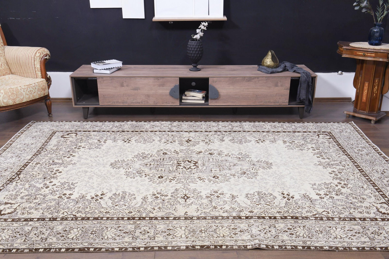 6'6x10'8 ft, BEIGE RUG, TURKISH: Title: 6'6x10'8 ft, BEIGE RUG, TURKISH Description: This Turkish one-of-a-kind Vintage Turkish Rug is hand-knotted and handwoven by the most skilled artisans who use pure wool, in muted, natural