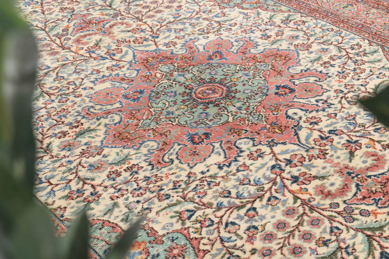 6'9x9'7 ft, MINIMALIST SPRING DÉCOR - 4