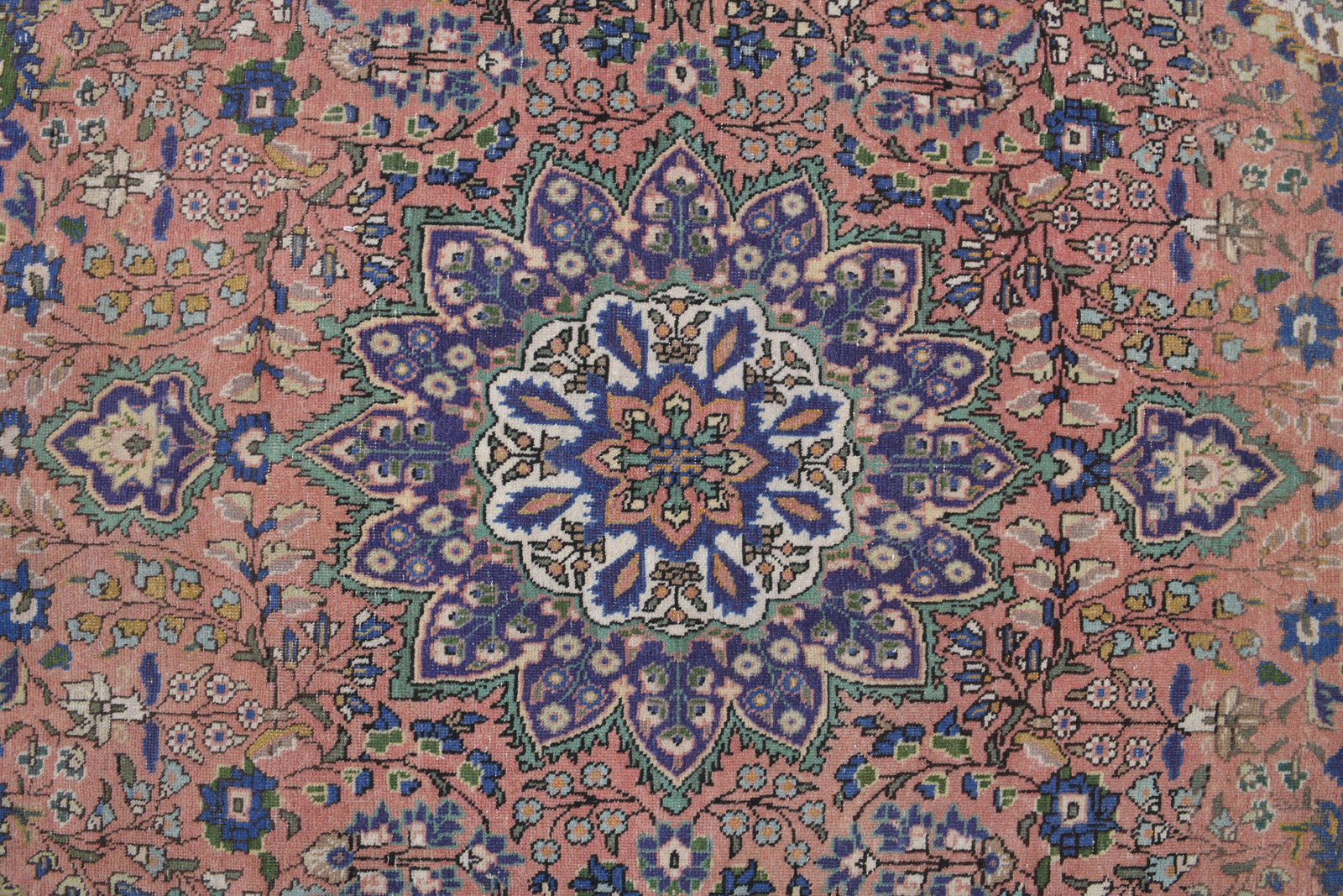 7x10 VINTAGE LUXURY RUG - 6