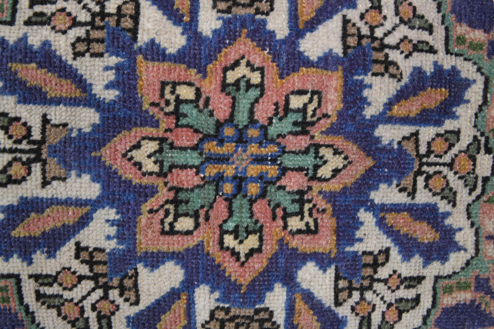 7x10 VINTAGE LUXURY RUG - 7