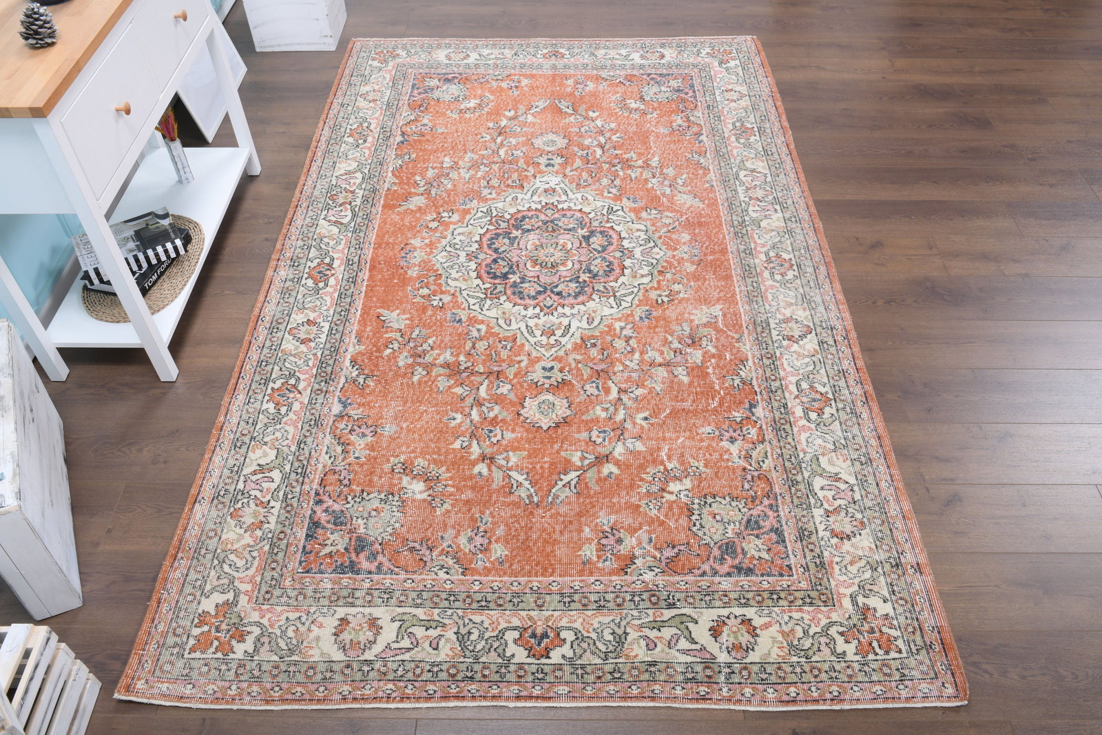 5'7x9'2 ft, SPRING RUG: Title: 5'7x9'2 ft, SPRING RUG Description: This Turkish one-of-a-kind Vintage Turkish Rug is hand-knotted and handwoven by the most skilled artisans who use pure wool, in muted, natural tones, and