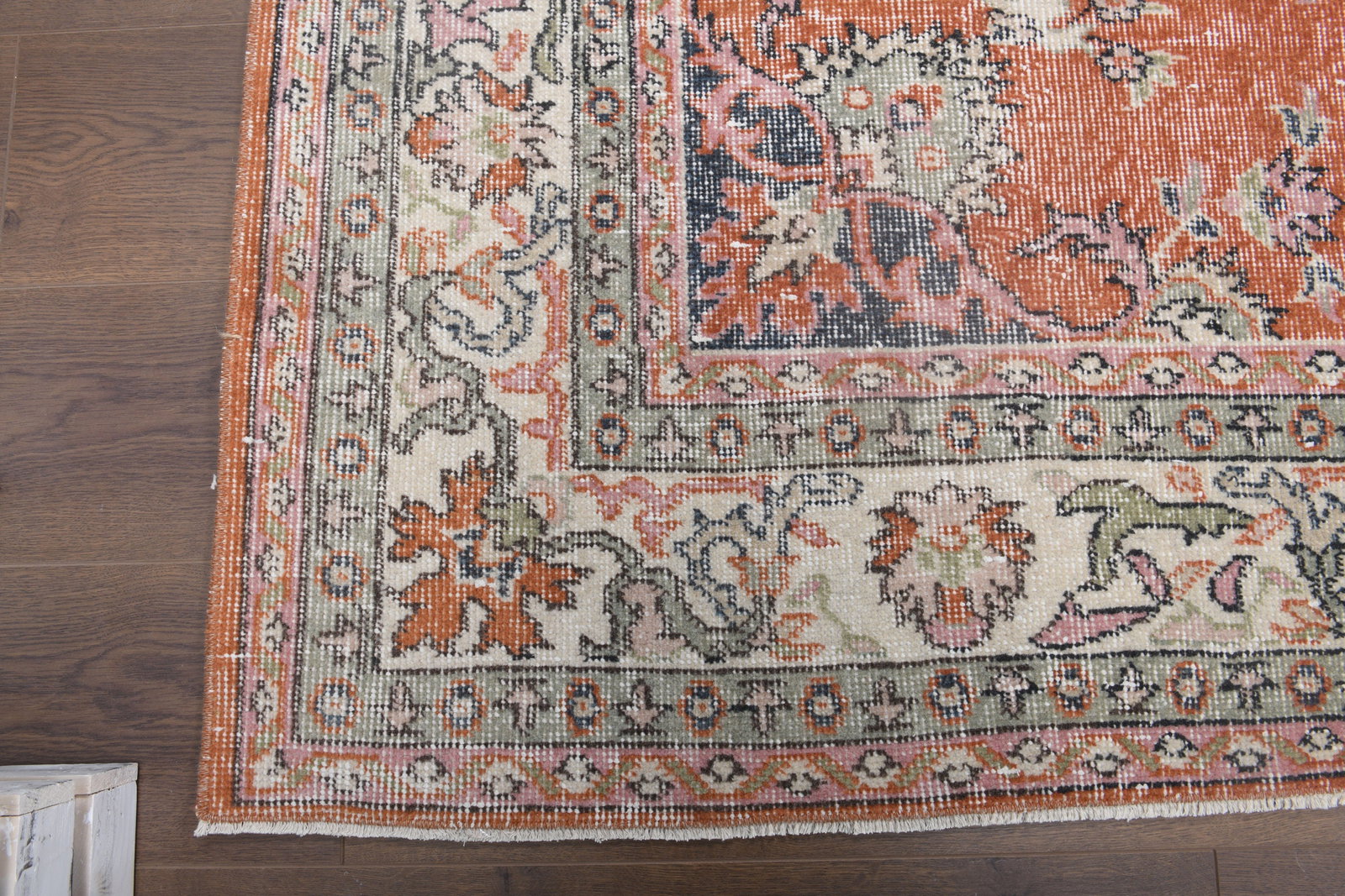 5'7x9'2 ft, SPRING RUG - 2