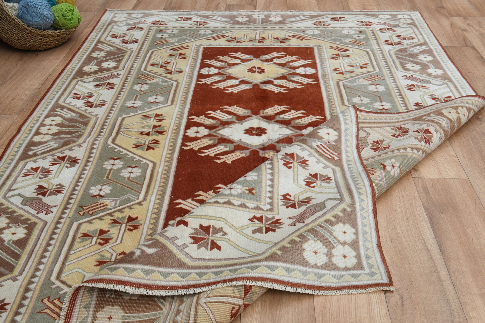 5'4x7'3 ft,BORDEED OUSHAK RUG - 3