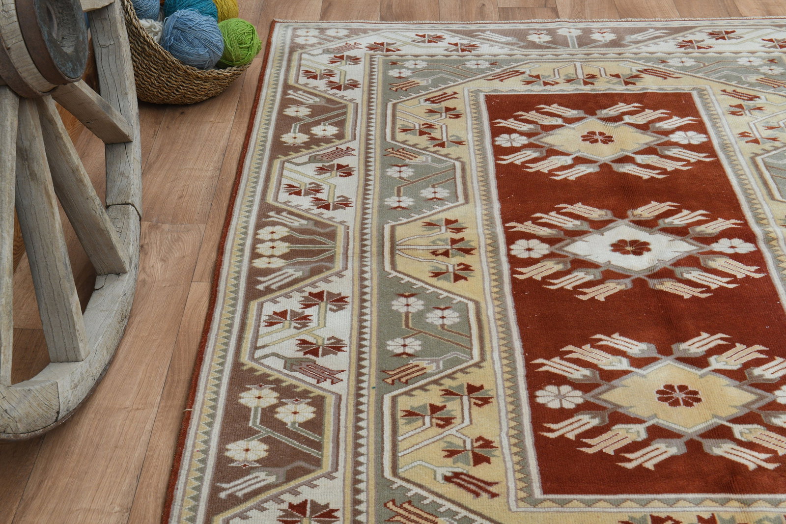 5'4x7'3 ft,BORDEED OUSHAK RUG - 5