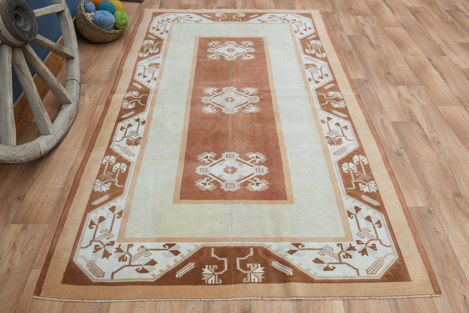4'9x7'9 ft, BORDERED, TURKISH RUG - 2
