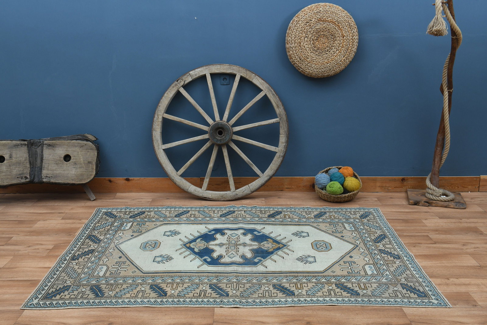 5'3x7'5 ft, ORIENTAL OUSHAK RUG - 2