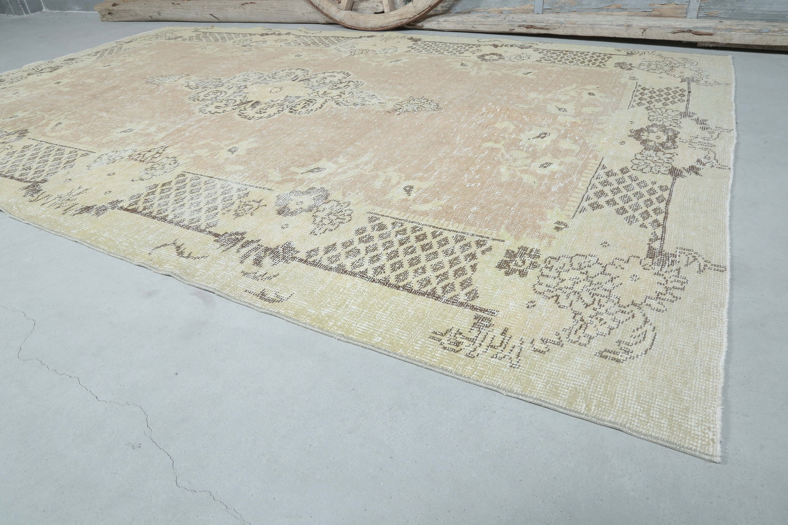 6.1x10 Beige Vintage Turkish Oushak Rug - 4