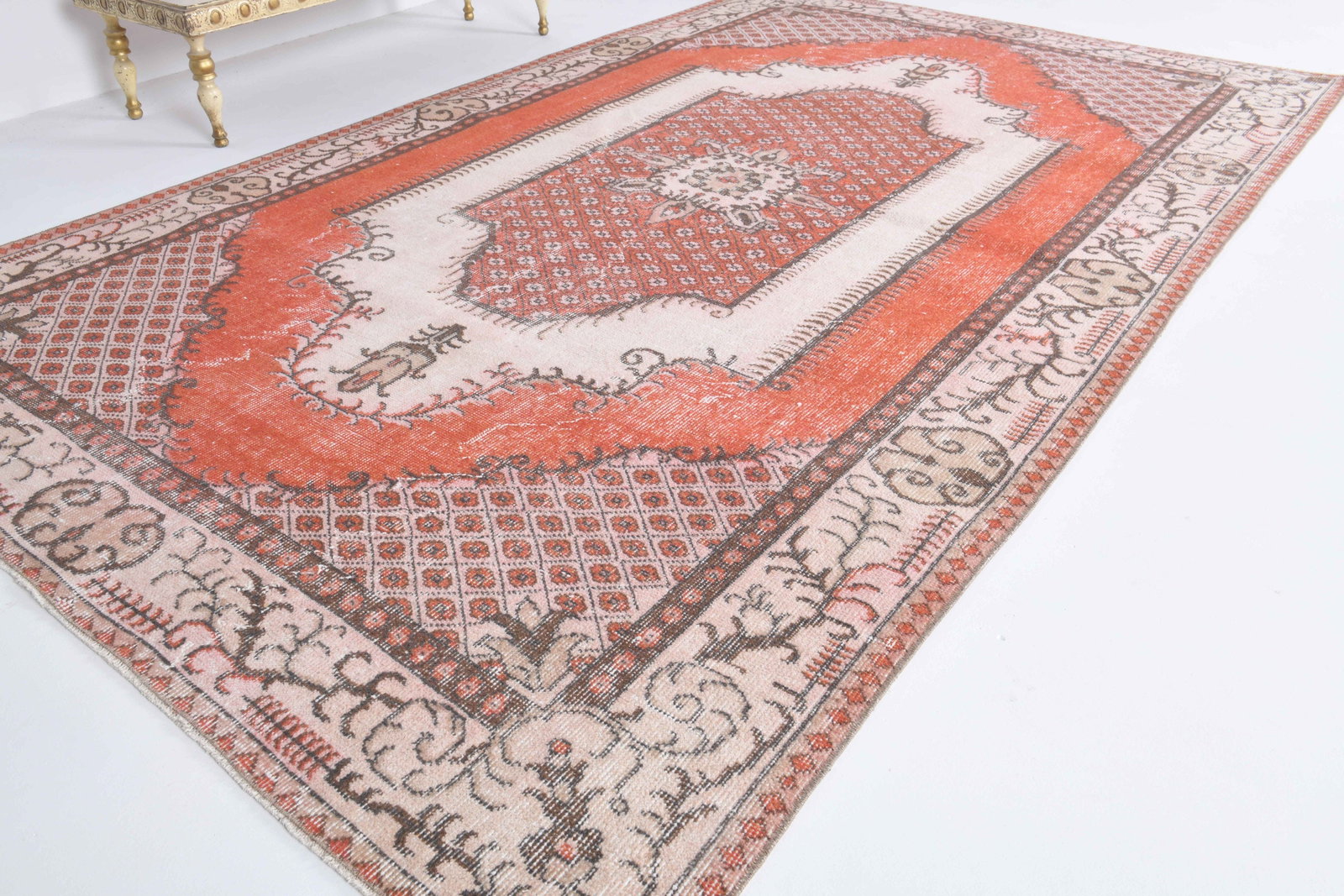 5.5x8.8 ft, ANTIQUE Rug, TURKISH: Title: 5.5x8.8 ft, ANTIQUE Rug, TURKISH Description: This Turkish one-of-a-kind Vintage Turkish Rug is hand-knotted and handwoven by the most skilled artisans who use pure wool, in muted, natural