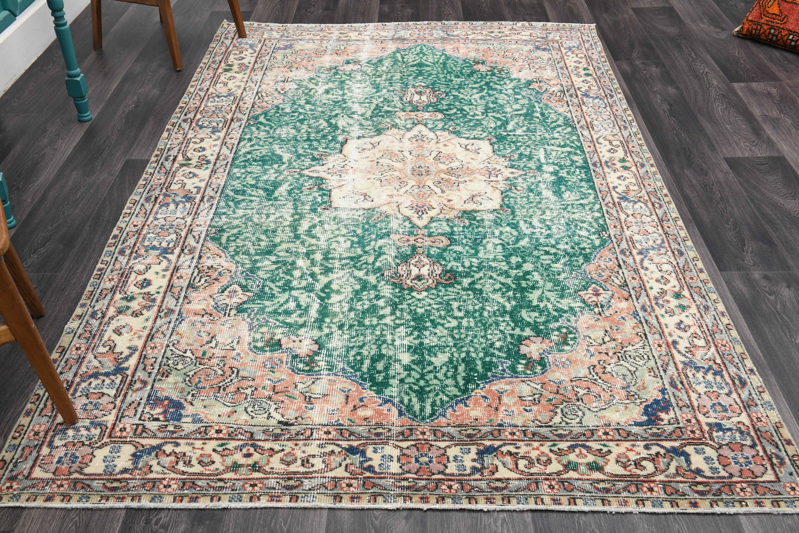5.5x9.1 ft, VINTAGE Rug, TURKISH: Title: 5.5x9.1 ft, VINTAGE Rug, TURKISH Description: This Turkish one-of-a-kind Vintage Turkish Rug is hand-knotted and handwoven by the most skilled artisans who use pure wool, in muted, natural