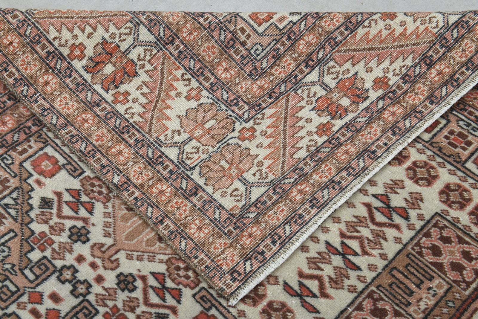 6x10 VINTAGE HANDMADE RUG - 7