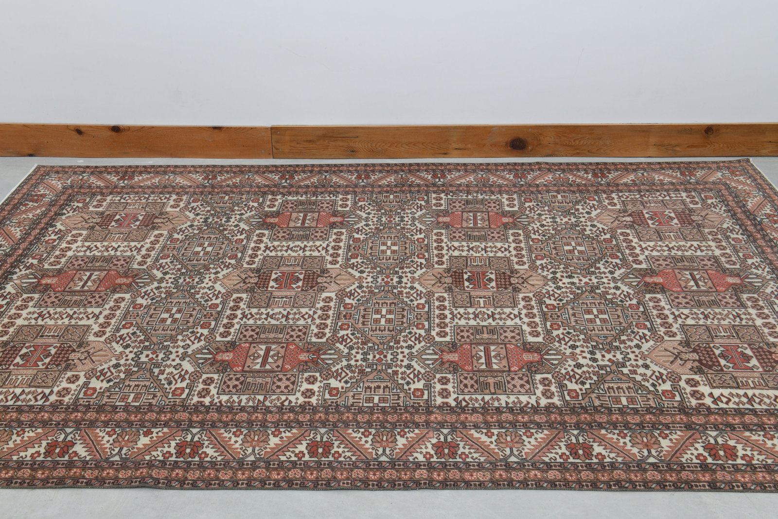 6x10 VINTAGE HANDMADE RUG - 9