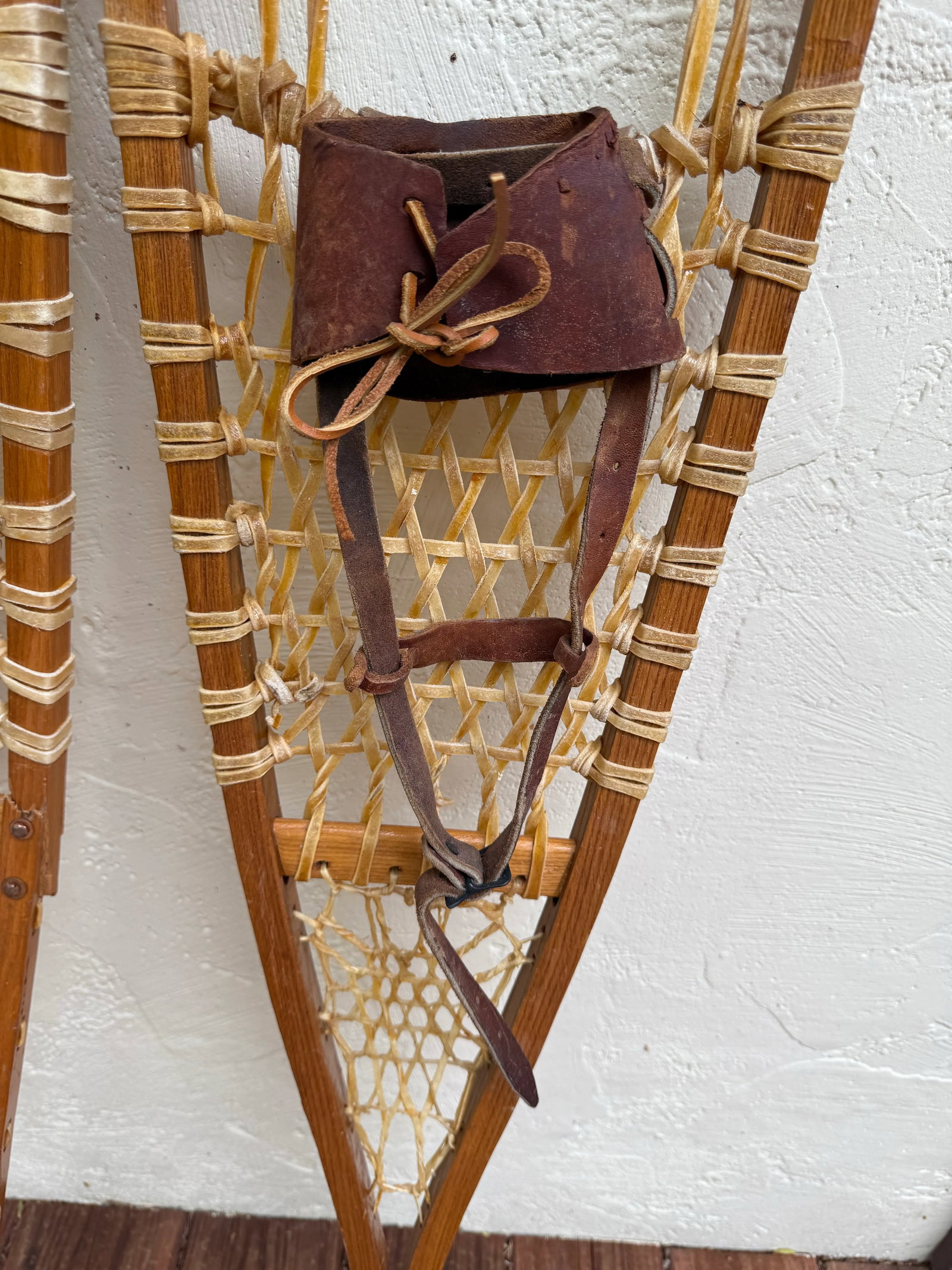 Tall Leather Rawhide Snowshoes Tubbs Vermont Ash Wood Decorative Display-a Pair - 4