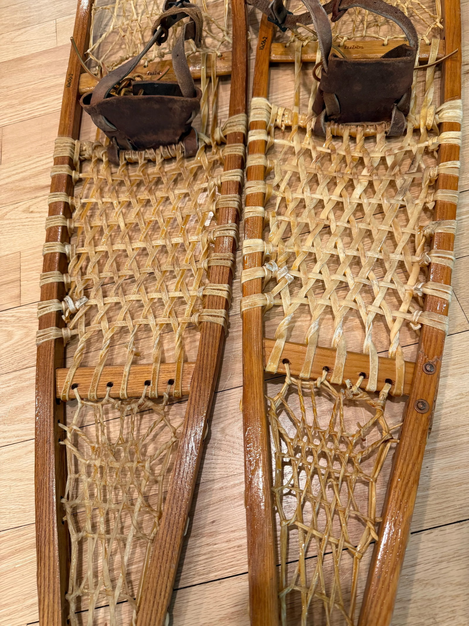 Tall Leather Rawhide Snowshoes Tubbs Vermont Ash Wood Decorative Display-a Pair - 5