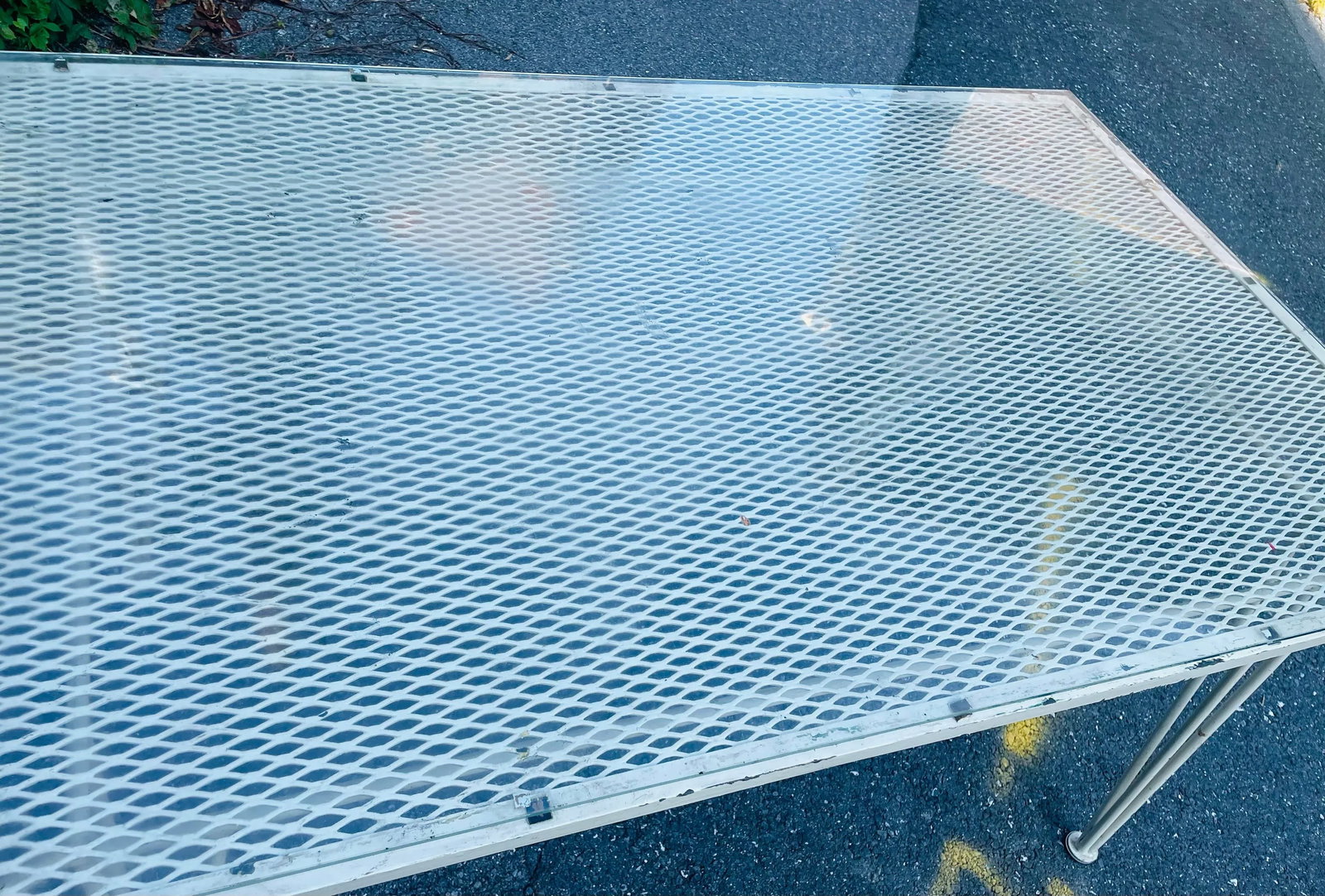 Mid 20th Century Wrought Iron Mesh Glass Top John Salterini Tempestini Dining Table, Attributed - 7