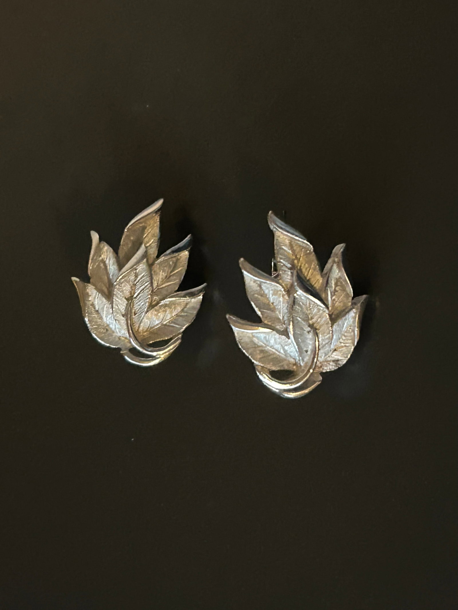 Vintage Crown Trifari Brushed Silvertone Leaf Clip-on Earrings – 1960s Elegant Textured Silver - 2