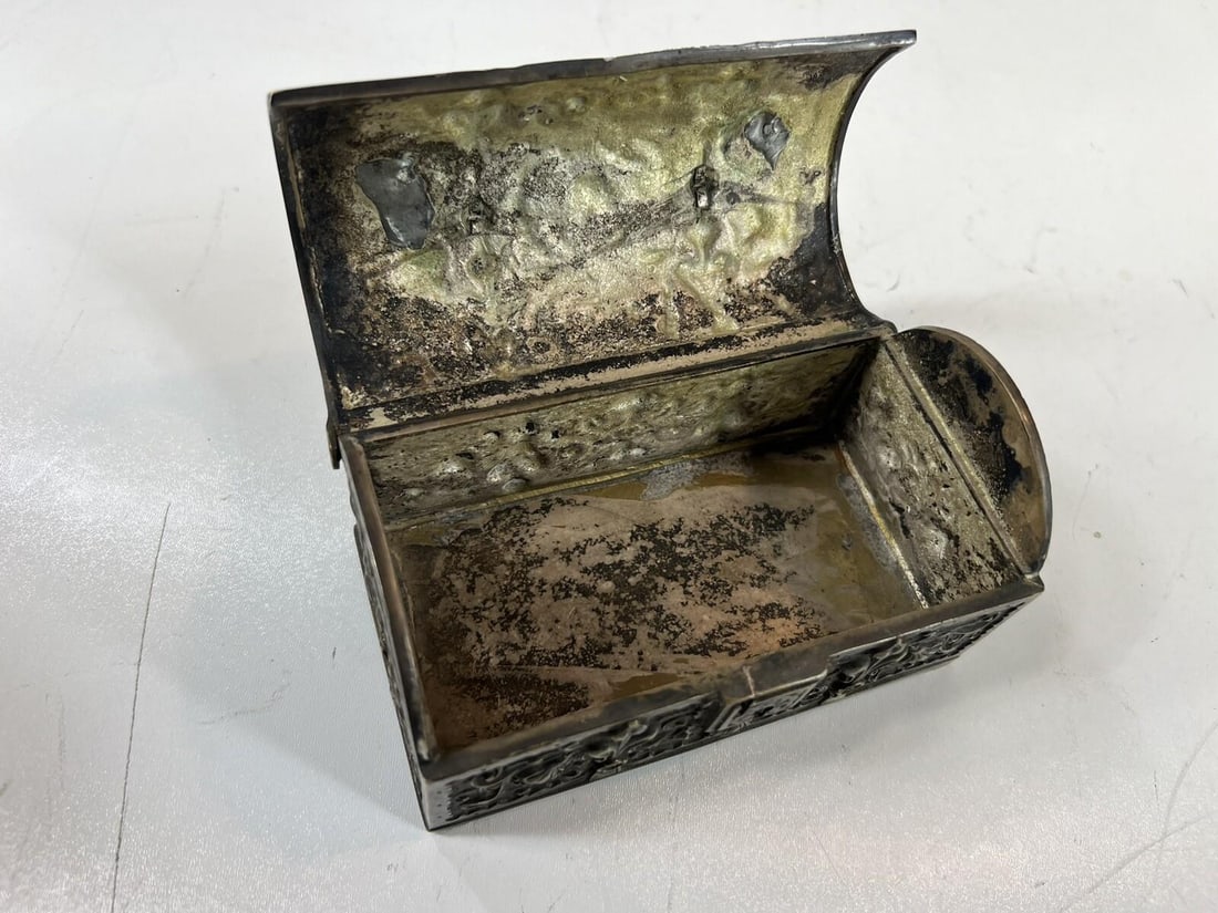 Kye or Jewelry Box Bronze Antique Raised Relief Ggleykauf Nurnberg Germany - 17