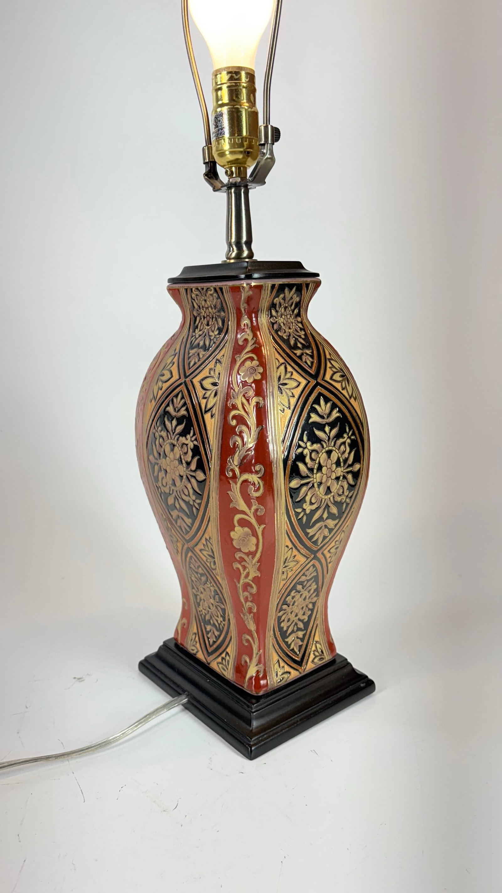 Italian Rococo Style Glazed Enamel Porcelain Gilded Vase Lamp the Bombay Co. - 11