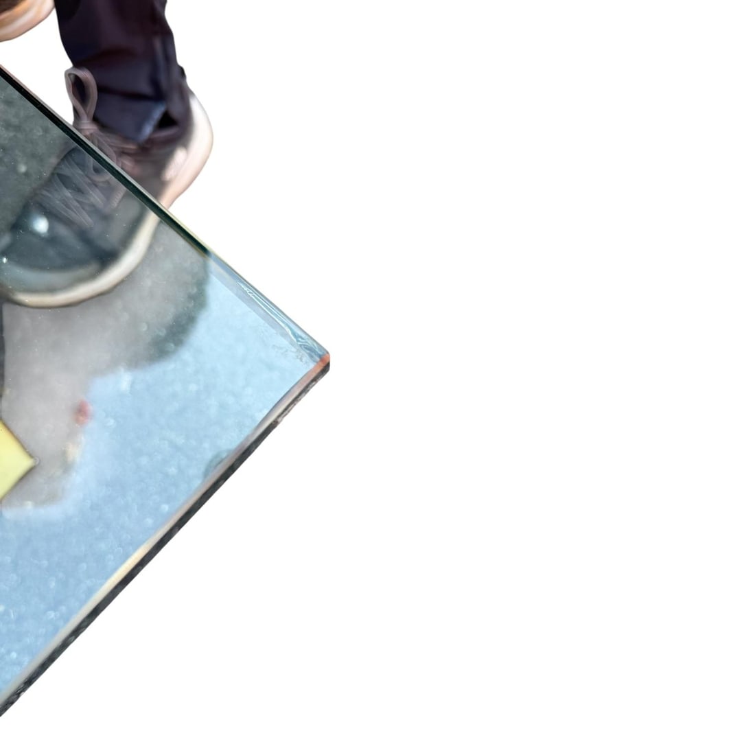 1980s Modern Glass Coffee Table With Brass Geometric Base – Sculptural Minimalist Design - 7